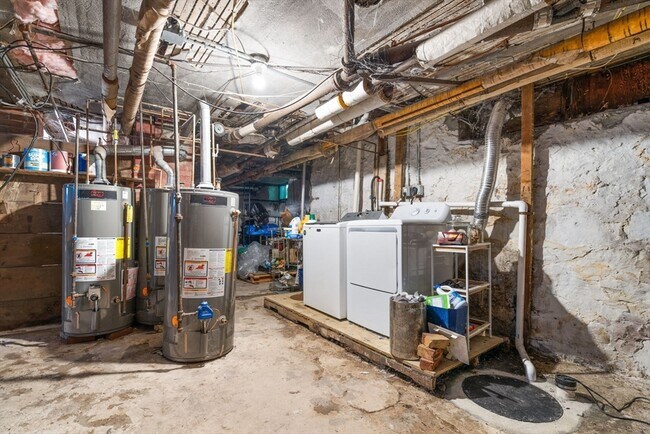 Building Photo - 5 Wenham St