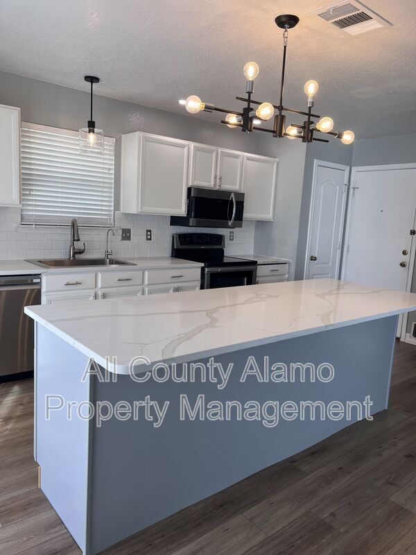 Building Photo - 7431 Cedar Farm