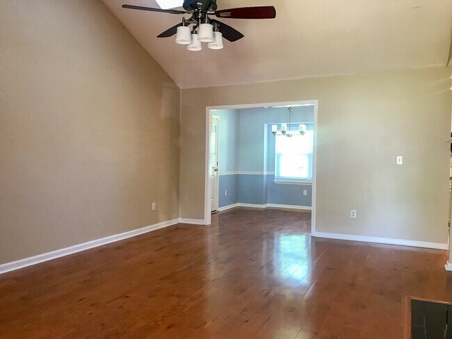 Building Photo - Ranch Home Close to Fort Gordon! Perfect for Military Family!