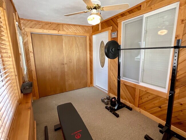 Building Photo - Charming 2-Bedroom Corner Lot Home with Be...
