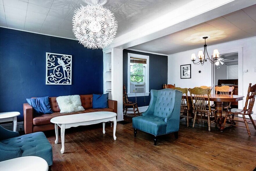 Building Photo - 405 W Doty St