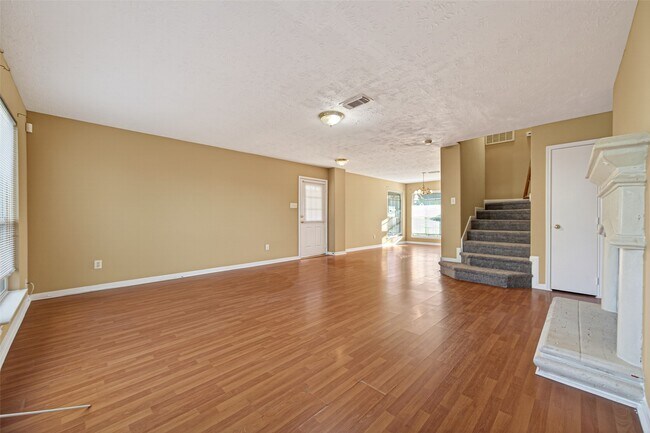 Building Photo - 3006 Palace Oaks Dr