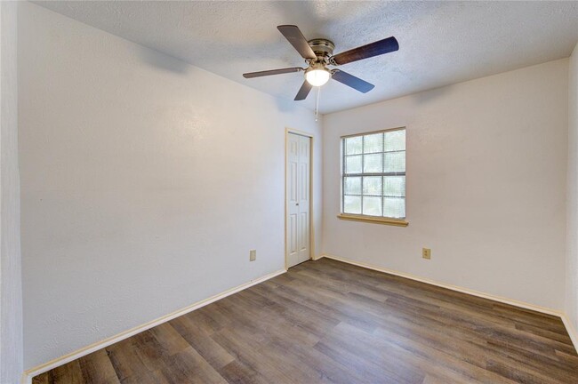 Building Photo - 5811 Mackmiller Dr