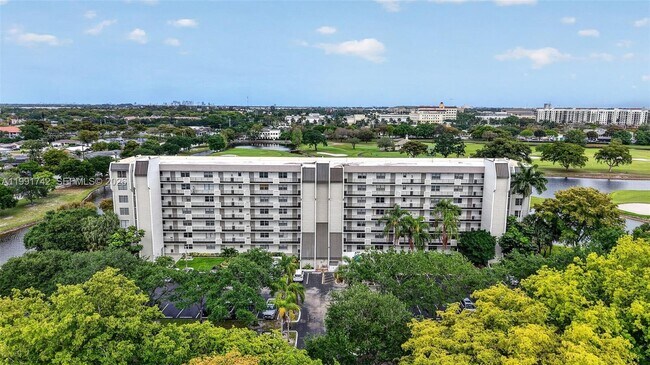 Building Photo - 3100 W Rolling Hills Cir