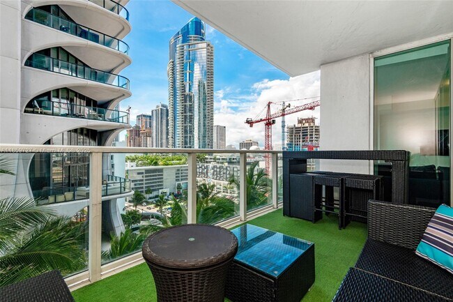 Building Photo - 1040 Biscayne Blvd