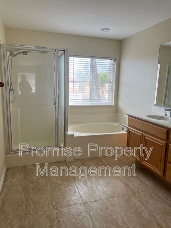 Building Photo - 2305 Bliss Cir