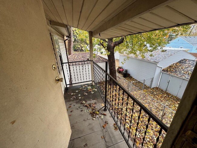 Building Photo - Spacious 3 Bed, 2 Bath Home with Balcony a...