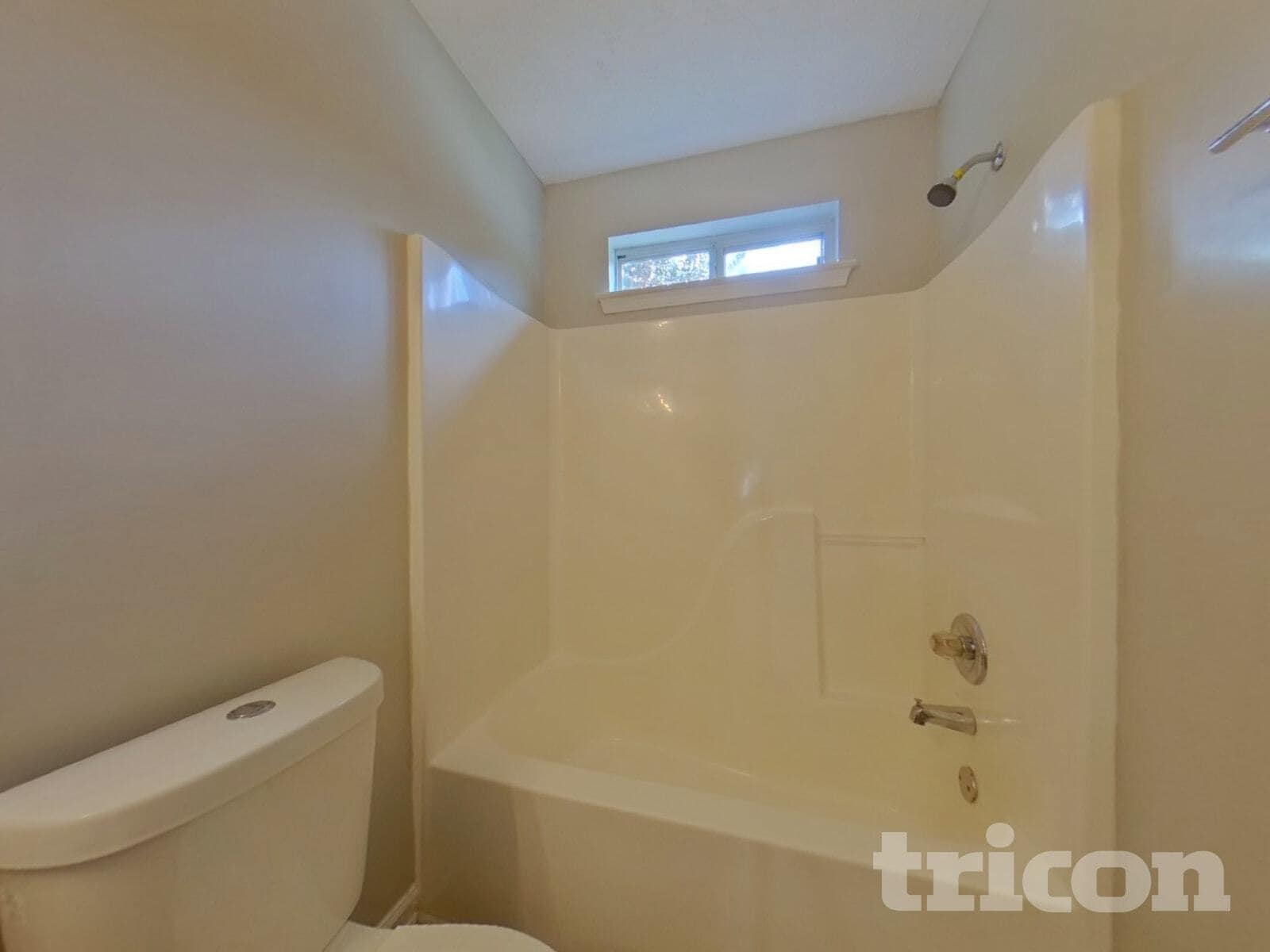 Building Photo - 9765 Moss Pointe Path