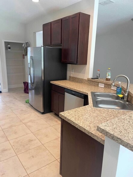 Building Photo - 135 Melton Ave