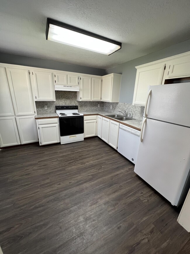 Building Photo - 1743 N Tallowood Dr