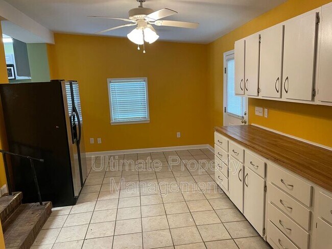Building Photo - 305 Ilex Dr