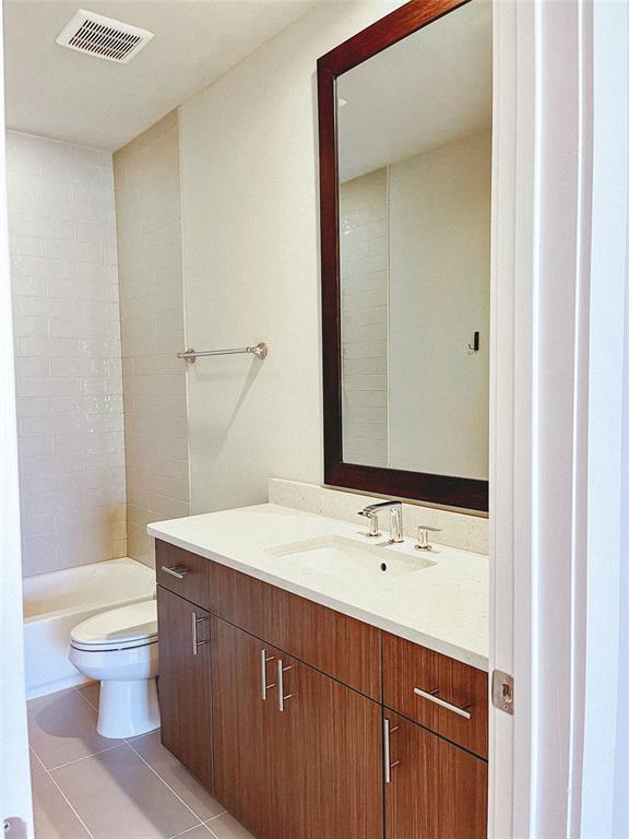 Building Photo - 1411 Town Creek Dr