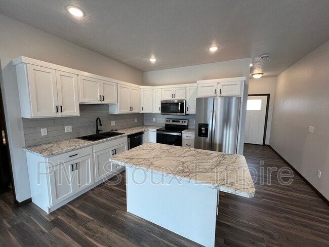 Building Photo - 3405 CHALICE Pl