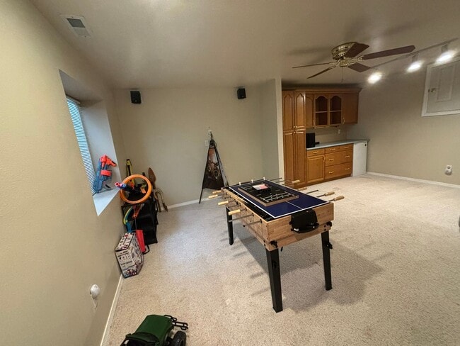 Building Photo - Meticulsly Maintained 5 Bedroom, 4 Bathroom Home