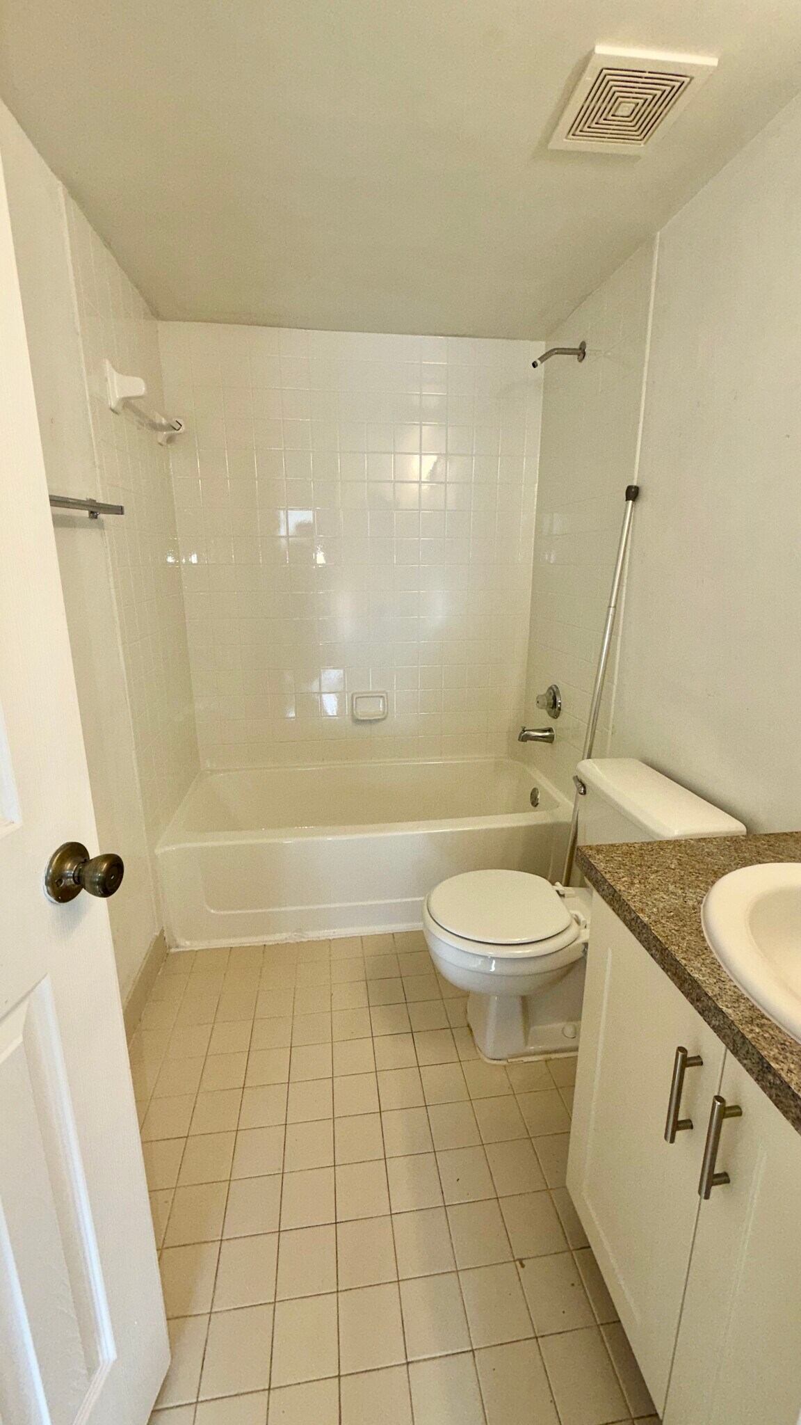 Building Photo - 9788 Nob Hill Ct