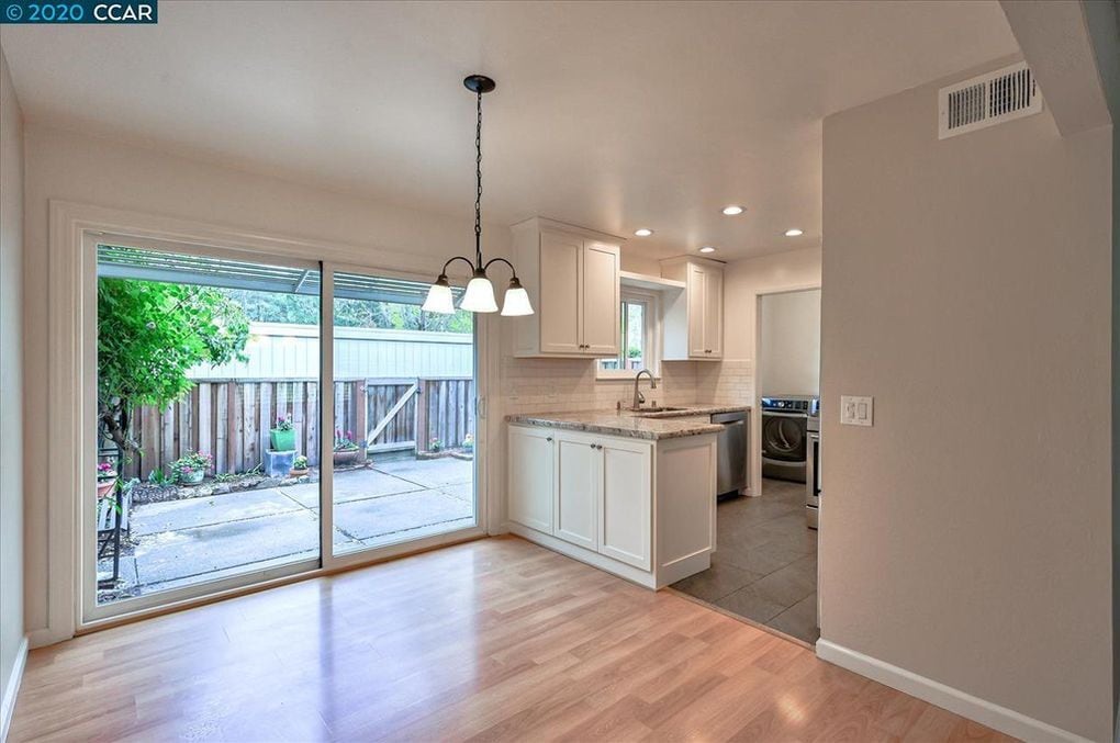 kitchen - 102 Miramonte Dr