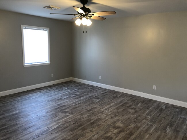 Bedroom - 1338 E Chocolate Ave