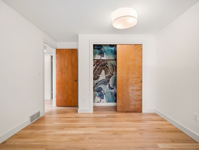 Building Photo - 5315 W Conestoga Ave
