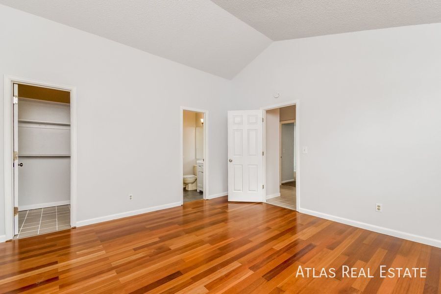 Building Photo - 8560 Ilex Dr