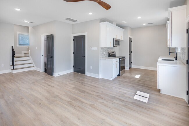 Building Photo - 5036 Mallow St