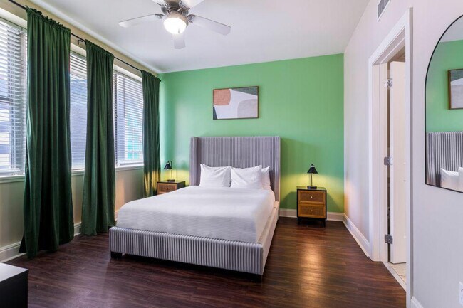 Building Photo - 925 Common St