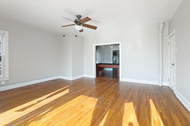 Building Photo - 2020 1/2 College St - Cedar Falls