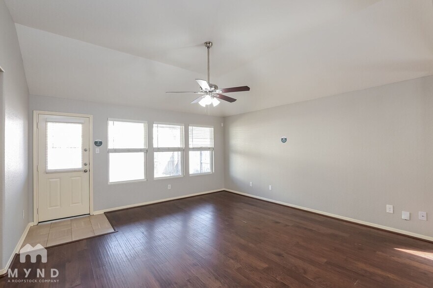 Building Photo - 2559 Elm Crossing Trail