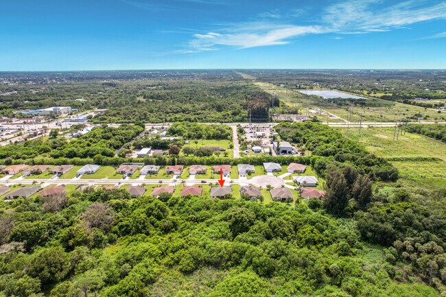 Building Photo - 6416 Las Palmas Way
