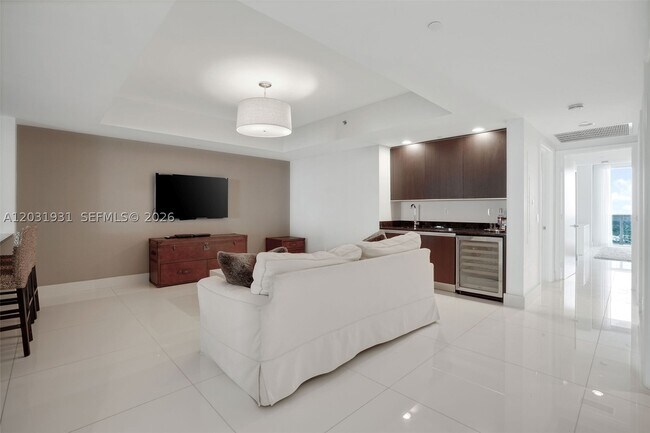 Building Photo - 2711 S Ocean Dr