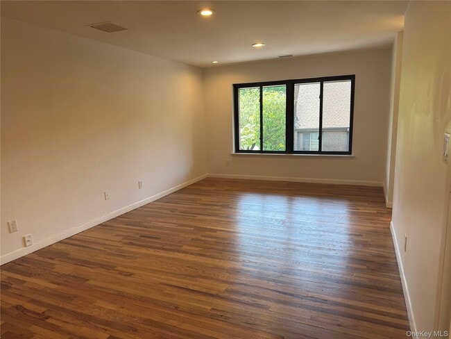 Building Photo - 15 Old Field