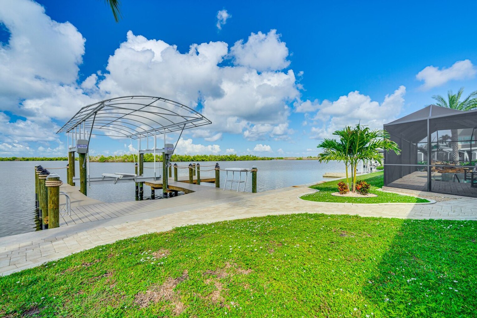 Building Photo - 11599 Island Ave