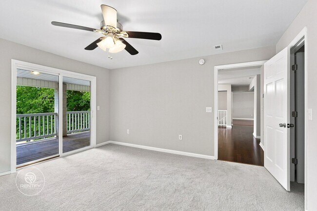 Building Photo - 7088 Wateredge Dr