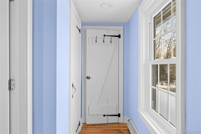 Building Photo - 232 N Country Rd