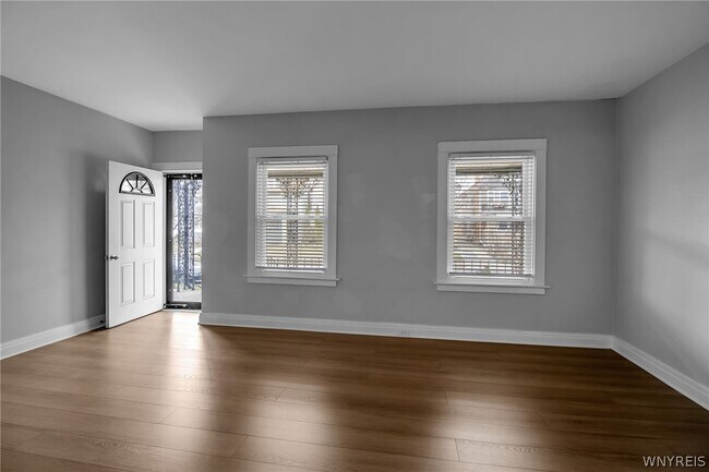 Building Photo - 800 Amherst St