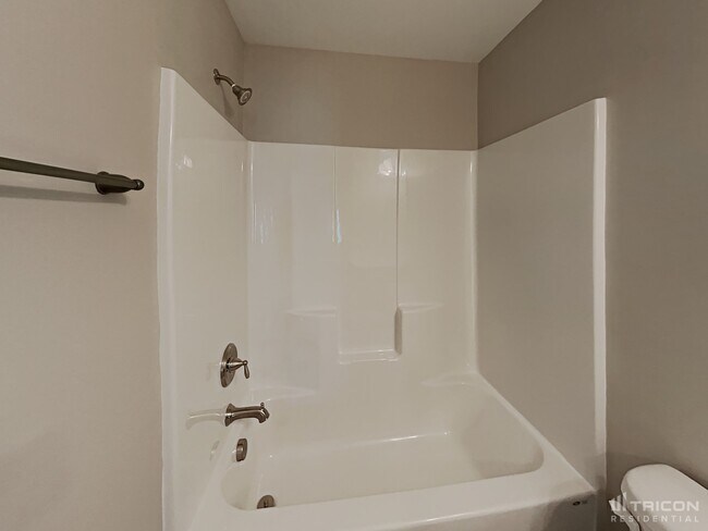 Building Photo - 129 Seedling Ct