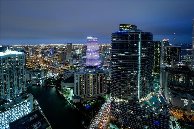 Building Photo - 200 Biscayne Blvd Way