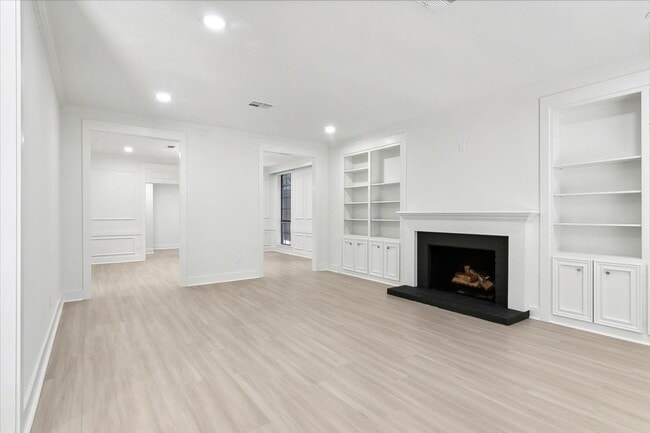 Building Photo - 4360 Thomas Ln