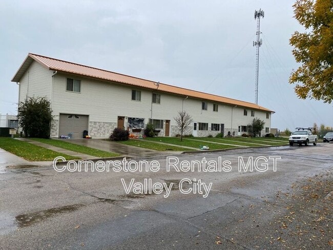 Building Photo - 508 10th Ave SE