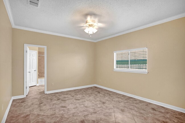 Building Photo - 16412 Framingham Cir