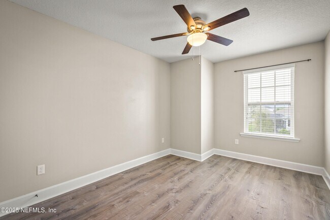 Building Photo - 99 Pondside Ln