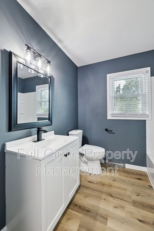 Building Photo - 803 N Christy St