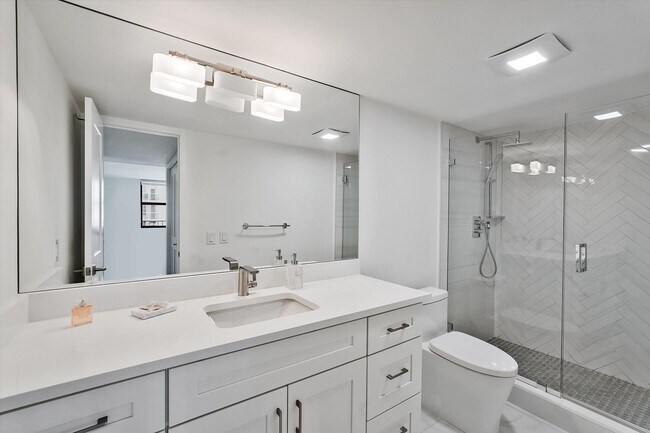 Building Photo - 3460 S Ocean Blvd