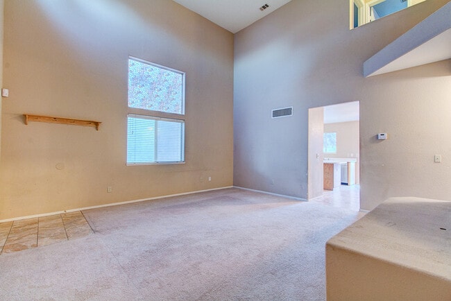 Building Photo - Charming 3-Bedroom Home with Spacious Back...