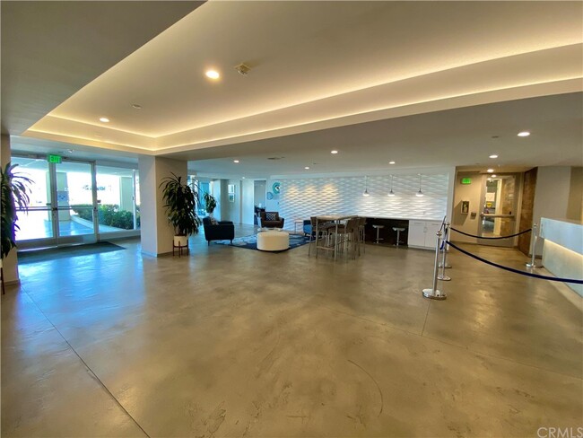 Building Photo - 525 E Seaside Way