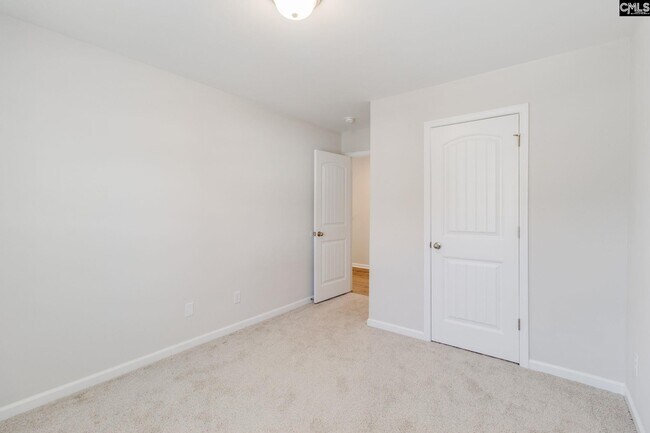 Building Photo - 246 Honey Hill Way