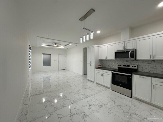 Building Photo - 12 N "E" St