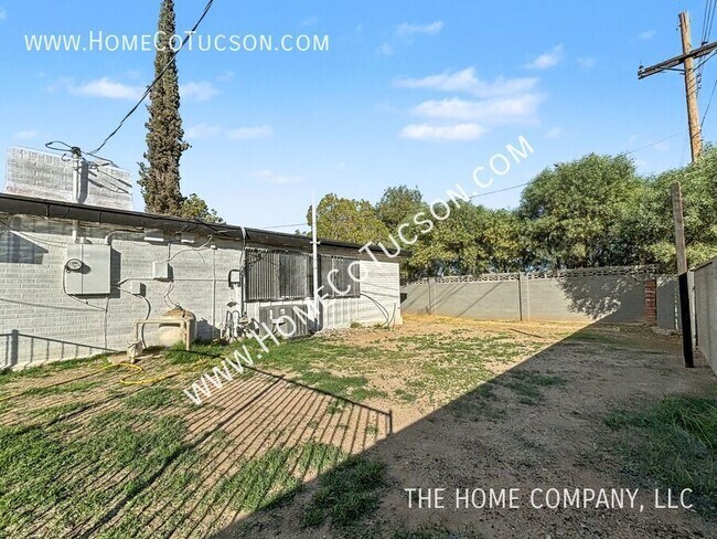 Building Photo - 8548 E Beverly St