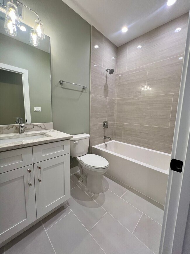 Building Photo - 4231 S Champlain Ave