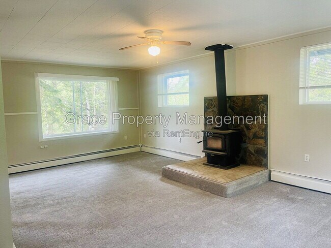 Building Photo - 3294 Smith Hill Rd