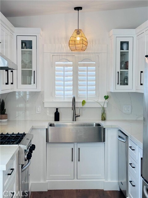 Building Photo - 611 Avenue C